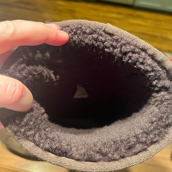 Women’s classic tall UGGS - Picture 5 of 10